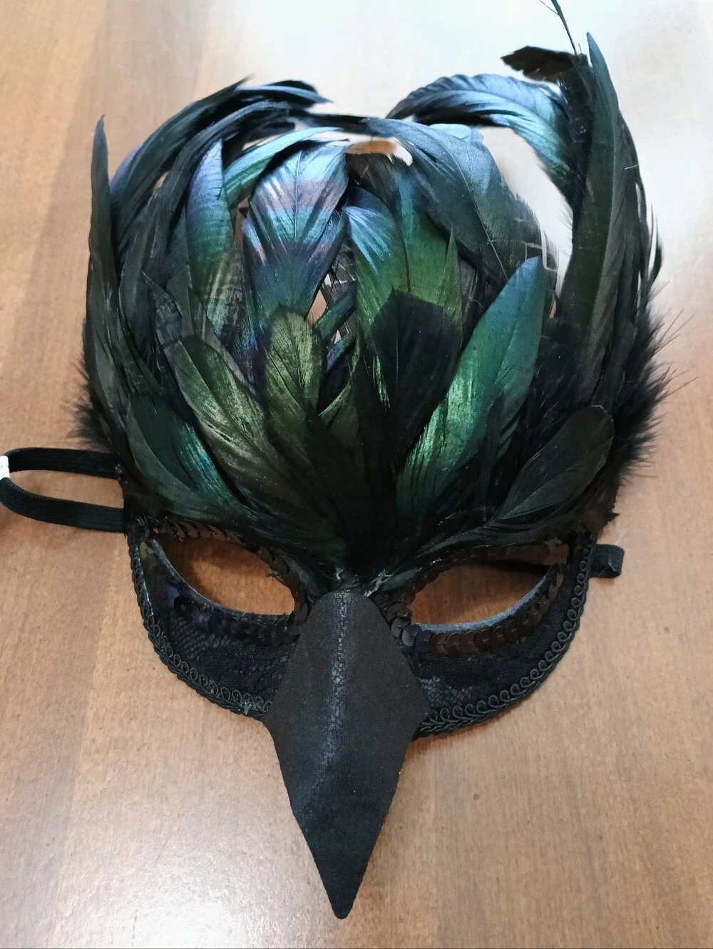 NWT Halloween/Mardi Gras Black & Iridescent Green Feathered Adult Bird Mask